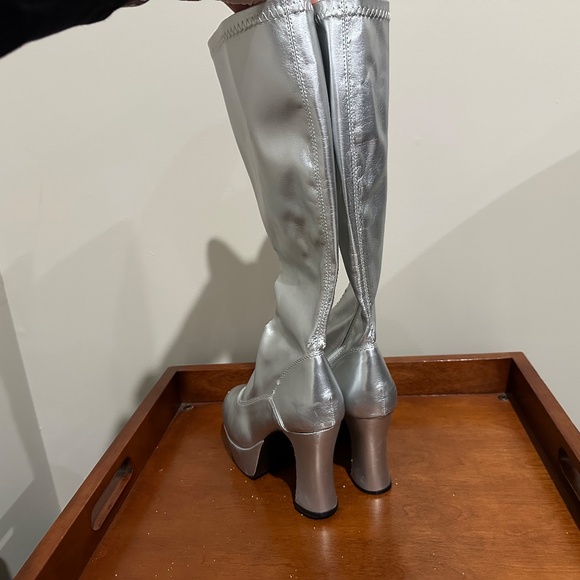 Funtasma Exotica-2000 Platform Boots, Silver, Size 7 - Picture 5 of 12